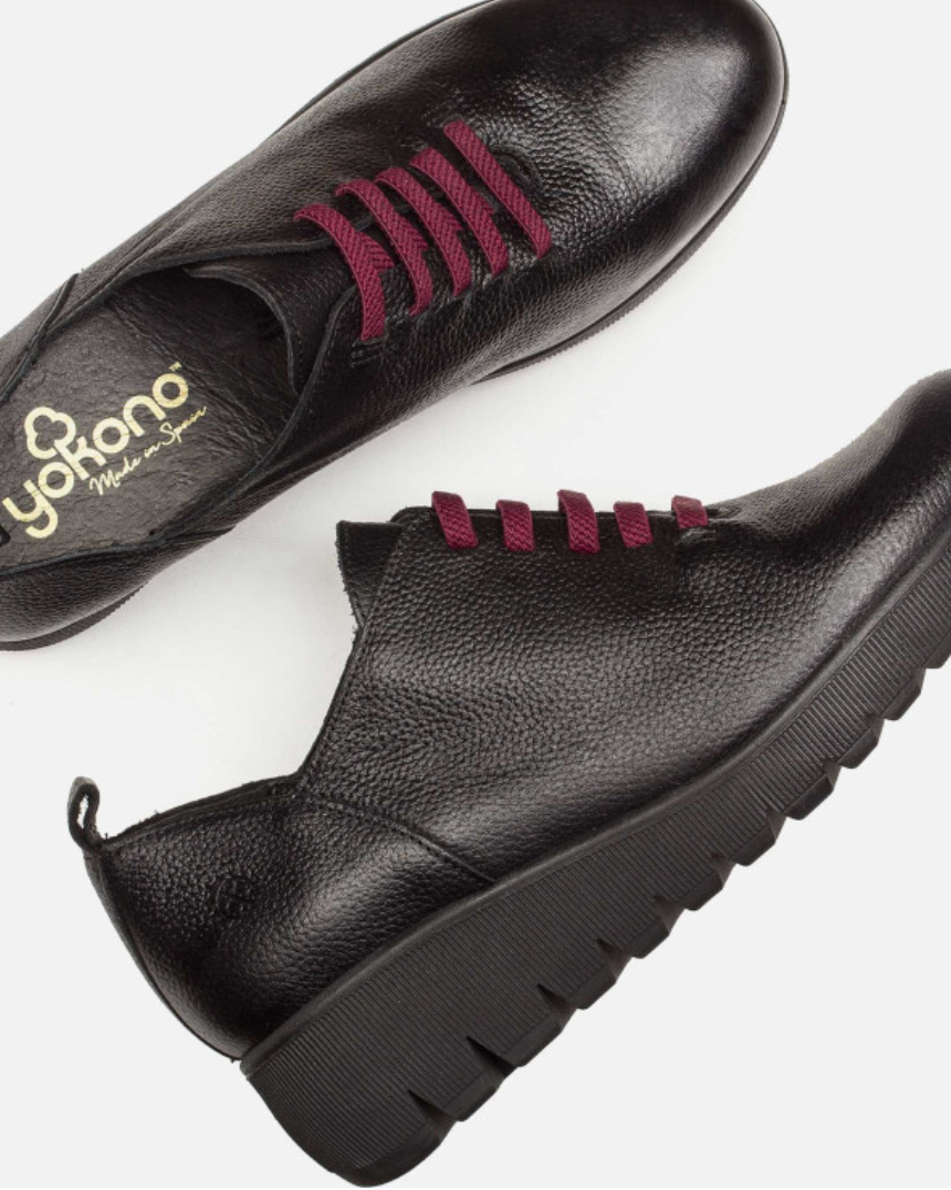 Zapato de cuña negro Yokono