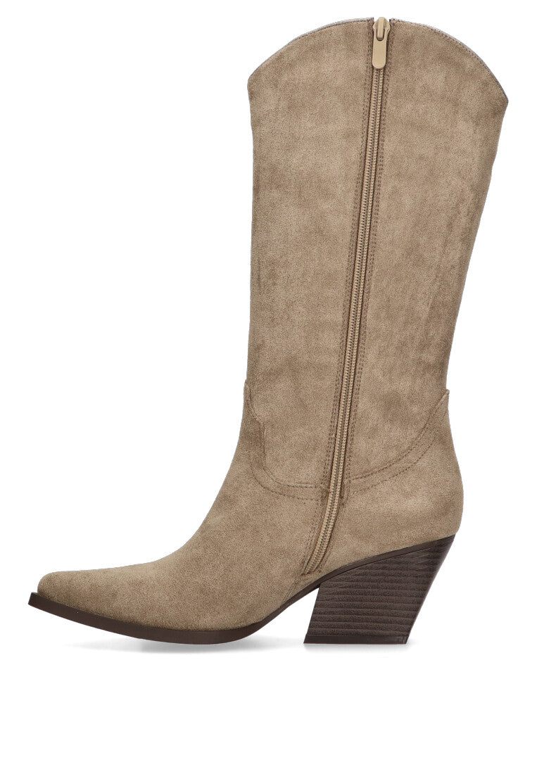 Botas Camperas de Mujer en Ante Beige - Estilo Western con Tacón Cubano