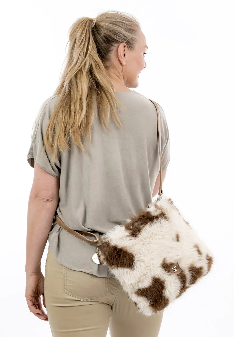Bolso Bandolera Vegano Suri Frey "Misty" – Estilo Cow y Suavidad Invernal