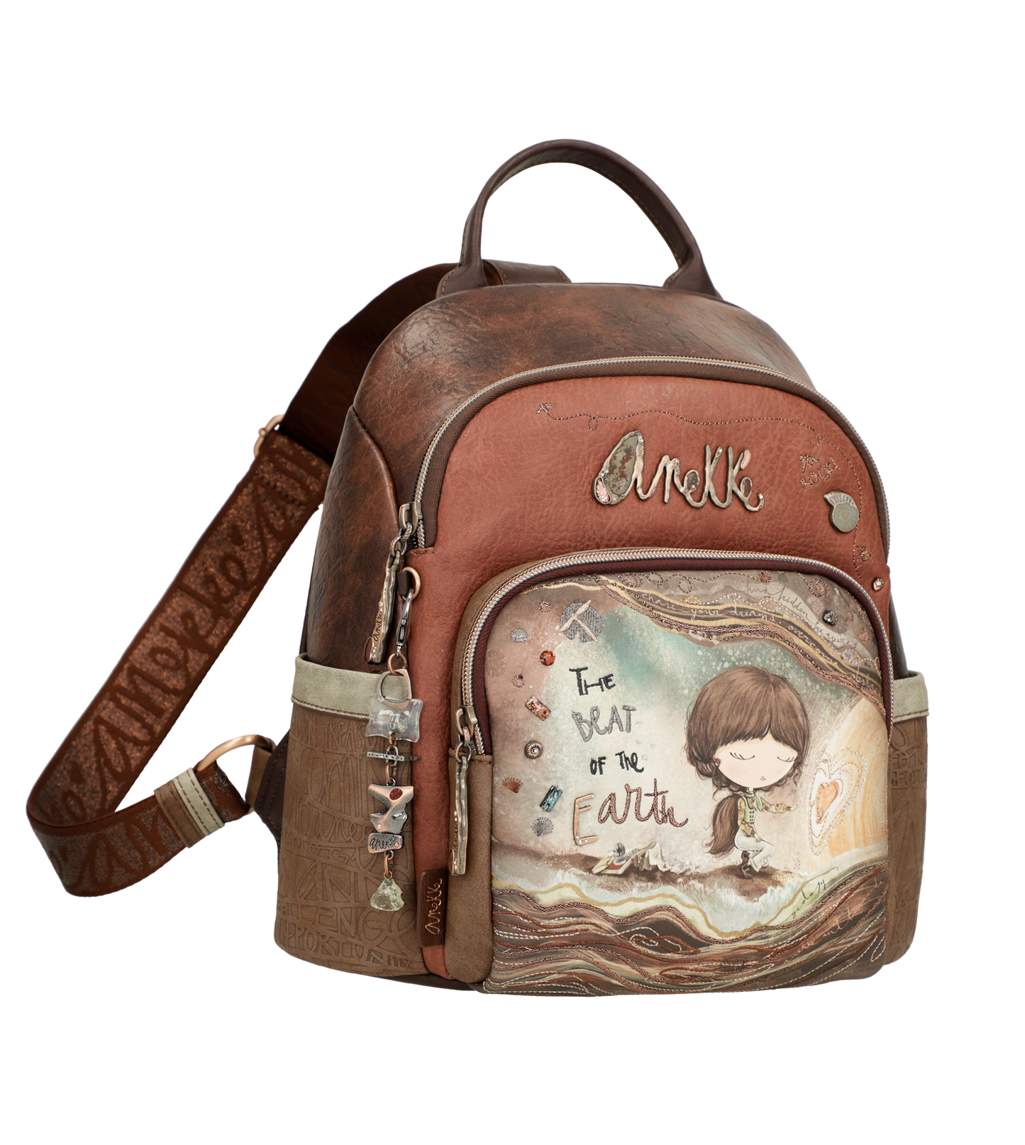 Mochila Anekke Earth inspirada en el núcleo de la Tierra, con diseño artístico multicolor y detalles decorativos que evocan la energía del interior del planeta.

