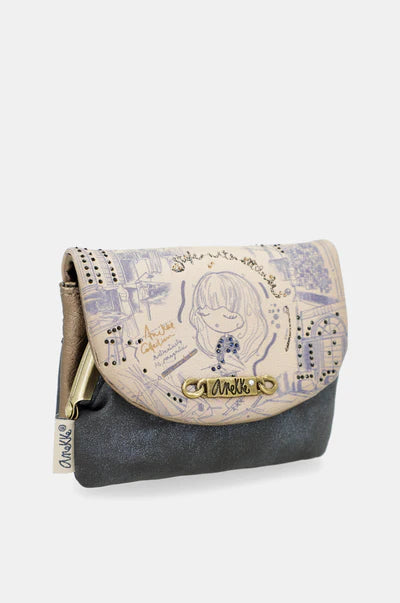 Monedero pequeño Anekke Studio con solapa, estampado artístico y cierre de boquilla