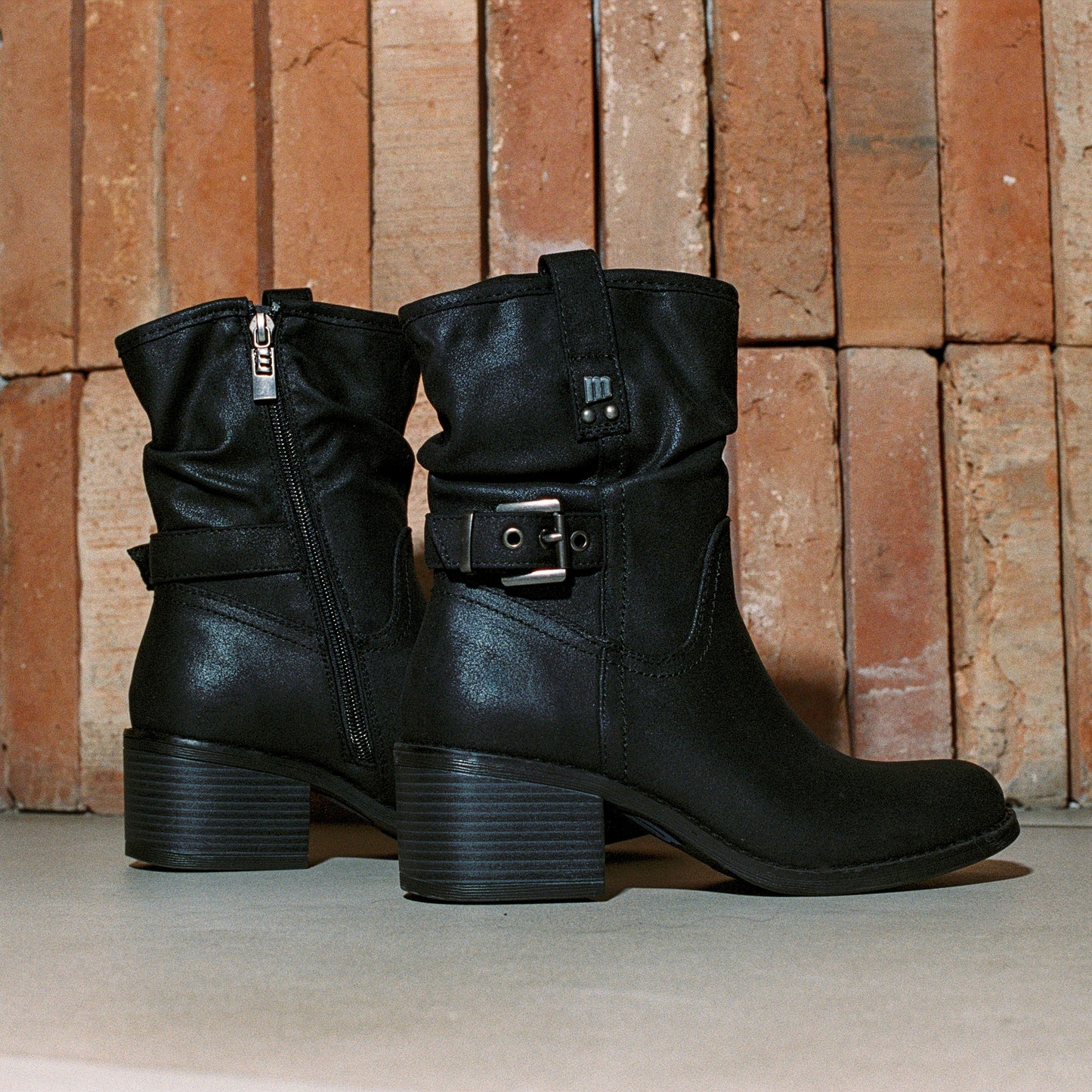 Botas Mustang Negro