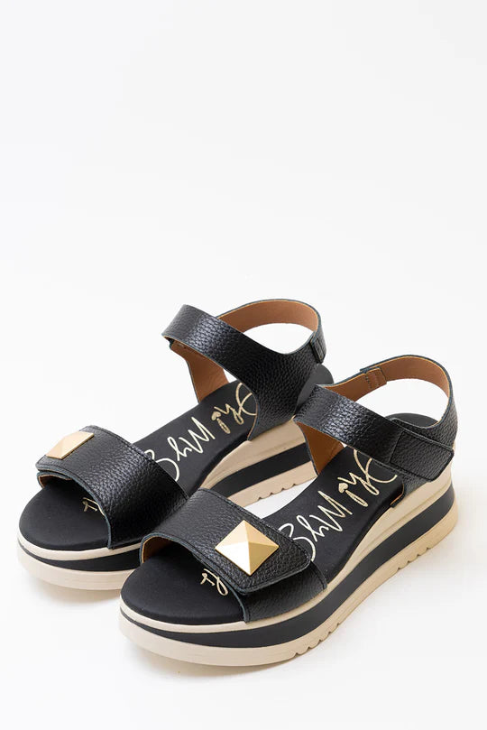 sandalias de plataforma en color negro de Oh my sandals