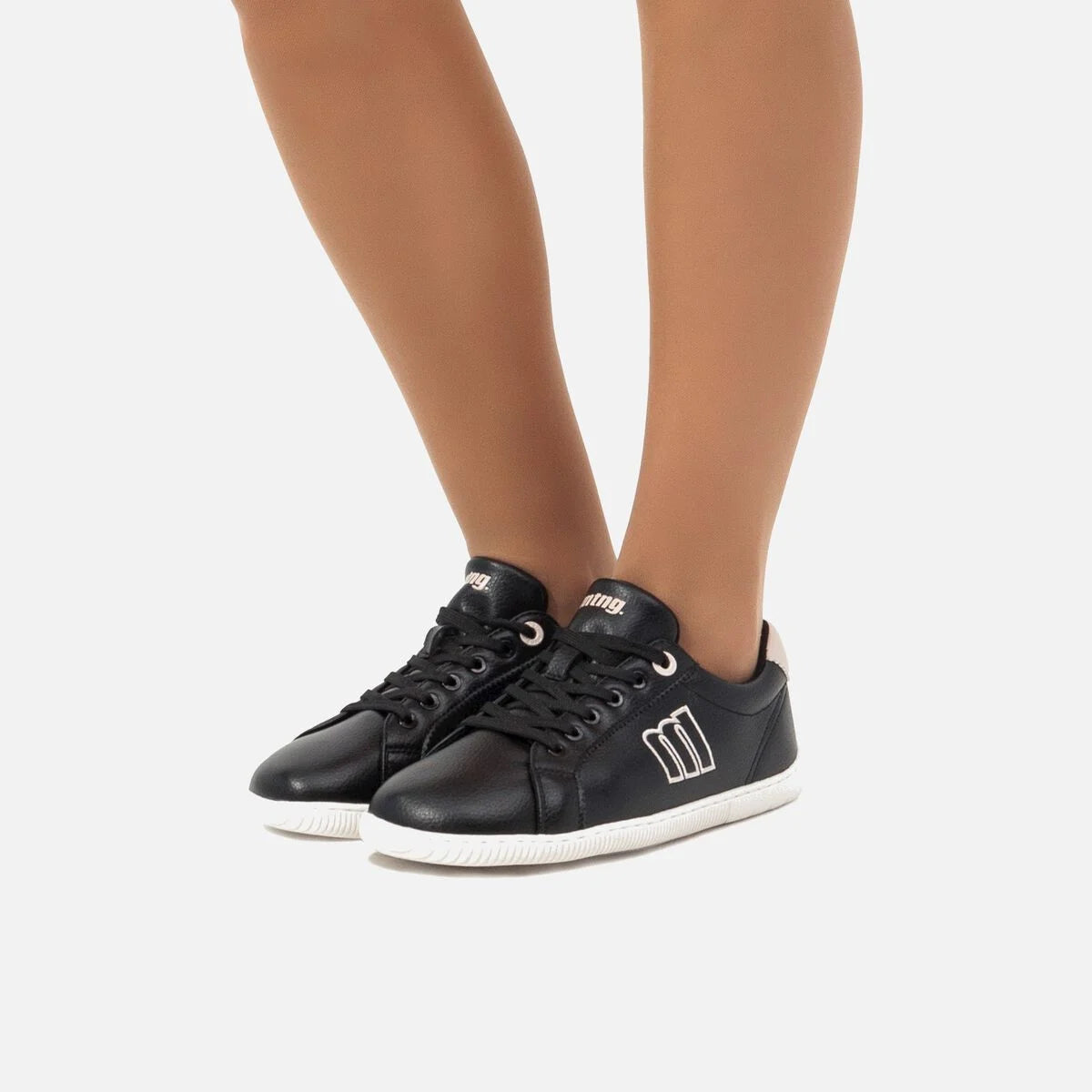 Mustang Free Aria - Negro